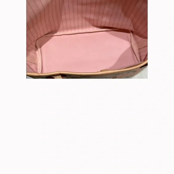 Rare Louis Vuitton women’s purse not made/sold  anymore authentic - Picture 5 of 12